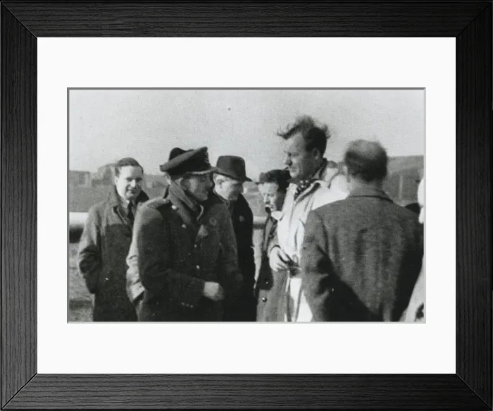 Framed Print : Frank Whittle and Geoffrey de Havilland Framed Print : Frank Whittle and Geoffrey de Havilland
