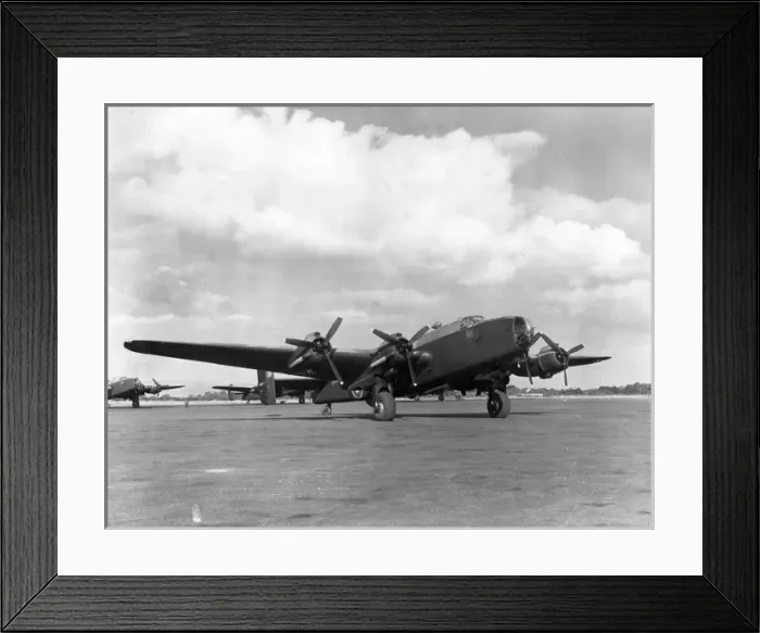 Framed Print : Handley Page Halifax III NR134 Framed Print : Handley Page Halifax III NR134