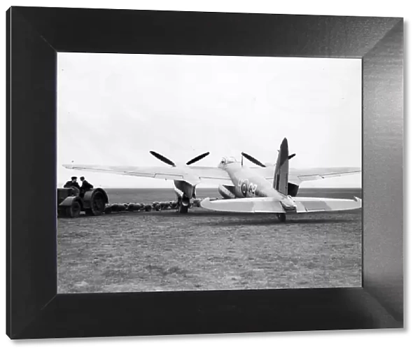 de Havilland Mosquito BIV DZ379 being bombed up