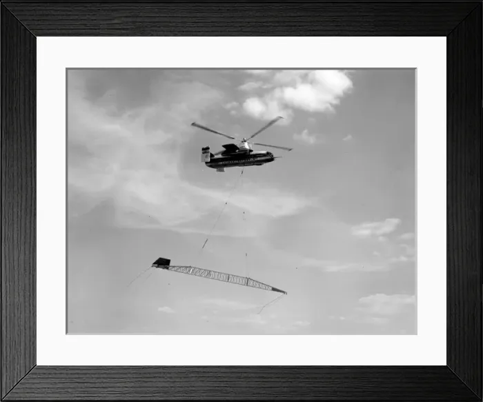 Framed Print : Fairey Rotodyne XE521 with underslung load Framed Print : Fairey Rotodyne XE521 with underslung load