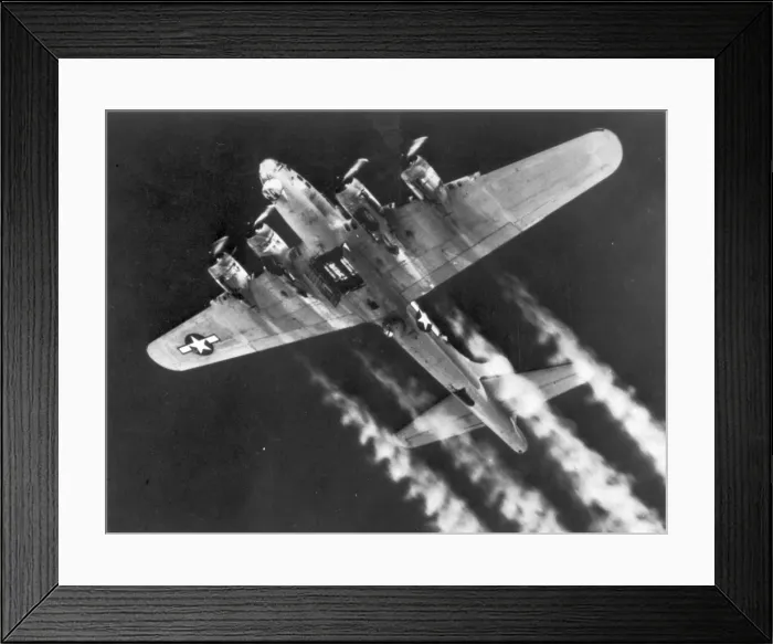 Framed Print : A Boeing B-17G Flying Fortress prepares to drop its bombload Framed Print : A Boeing B-17G Flying Fortress prepares to drop its bombload