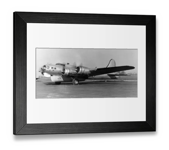Framed Print : Boeing SB-17G Flying Fortress with engines running Framed Print : Boeing SB-17G Flying Fortress with engines running
