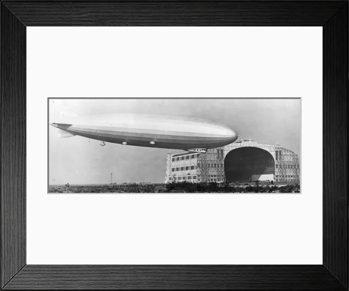 Framed Print : Airship Los Angeles in the air alongside its hangar Framed Print : Airship Los Angeles in the air alongside its hangar