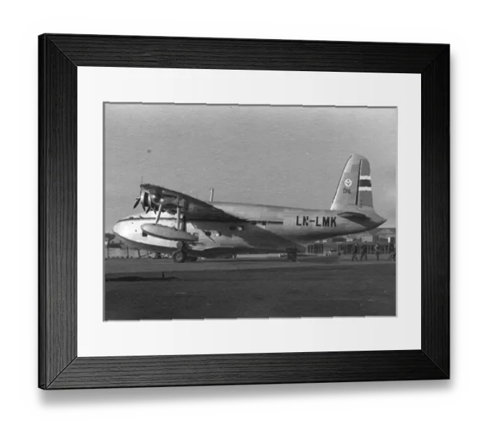 Framed Print : Short Sandringham 6 LN-LMK Polarbjorn
