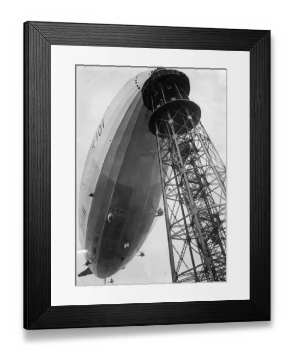 Framed Print : Airship R101 at its mooring mast at Cardington Framed Print : Airship R101 at its mooring mast at Cardington