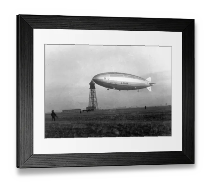 Framed Print : Airship R101 at its mooring mast at Cardington Framed Print : Airship R101 at its mooring mast at Cardington