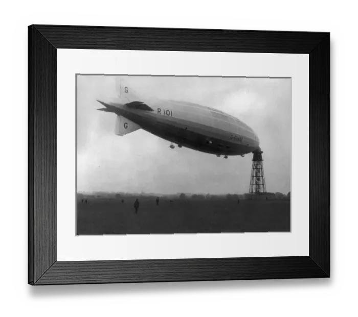Framed Print : Airship R101 at its mooring mast Framed Print : Airship R101 at its mooring mast