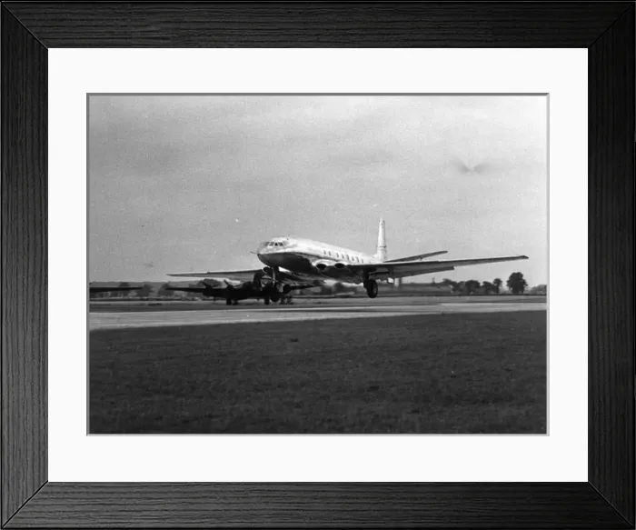 Framed Print : The de Havilland DH106 Comet first prototype G-5-1 Framed Print : The de Havilland DH106 Comet first prototype G-5-1