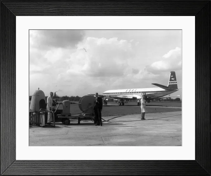 Framed Print : de Havilland DH106 Comet 4 G-APDB of BOAC at Hatfield Framed Print : de Havilland DH106 Comet 4 G-APDB of BOAC at Hatfield