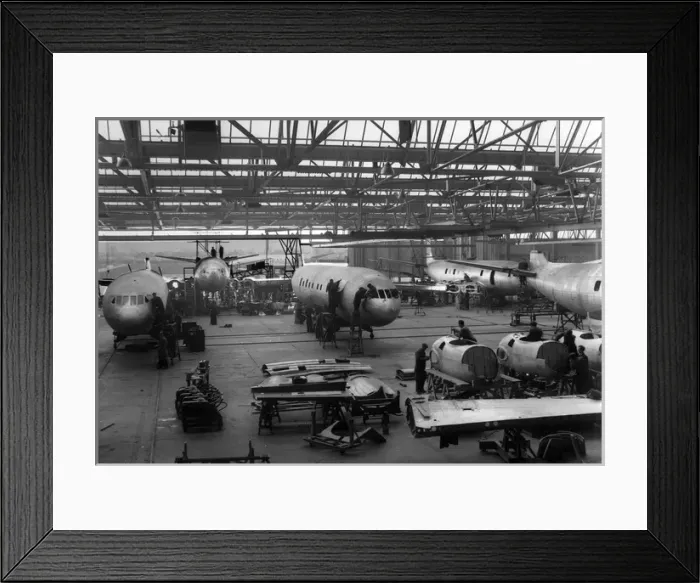 Framed Print : de Havilland DH106 Comet production Framed Print : de Havilland DH106 Comet production