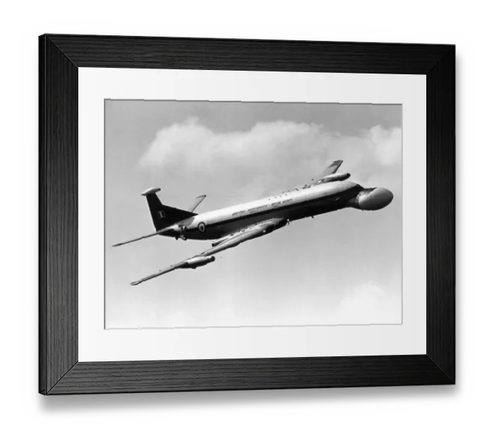 Framed Print : de Havilland DH106 Comet 4 XW626 (formerly G-APDS) Framed Print : de Havilland DH106 Comet 4 XW626 (formerly G-APDS)