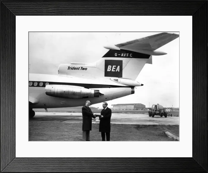 Framed Print : de Havilland / Hawker Siddeley DH / HS121 Trident 2E G-AVFC Framed Print : de Havilland / Hawker Siddeley DH / HS121 Trident 2E G-AVFC