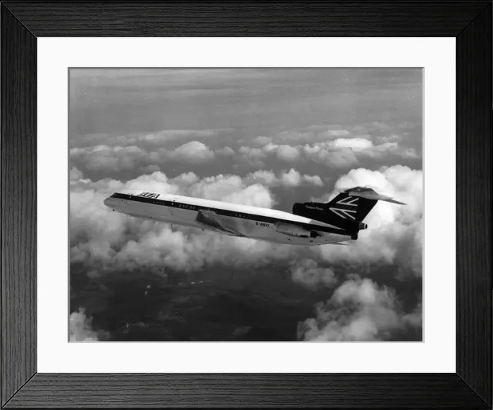 Framed Print : de Havilland / Hawker Siddeley DH / HS121 Trident 3B-101 G-AWYZ Framed Print : de Havilland / Hawker Siddeley DH / HS121 Trident 3B-101 G-AWYZ