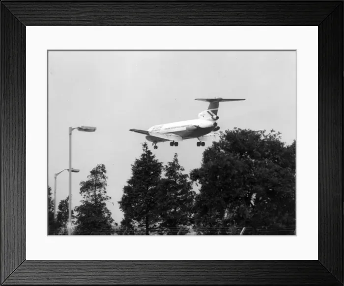 Framed Print : de Havilland / Hawker Siddeley DH / HS121 Trident 3 Framed Print : de Havilland / Hawker Siddeley DH / HS121 Trident 3