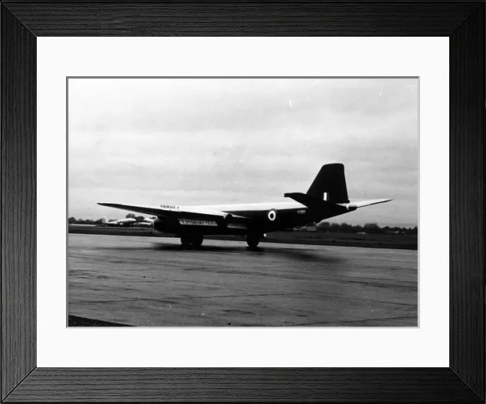 Framed Print : English Electric Canberra B5 VX185 Framed Print : English Electric Canberra B5 VX185