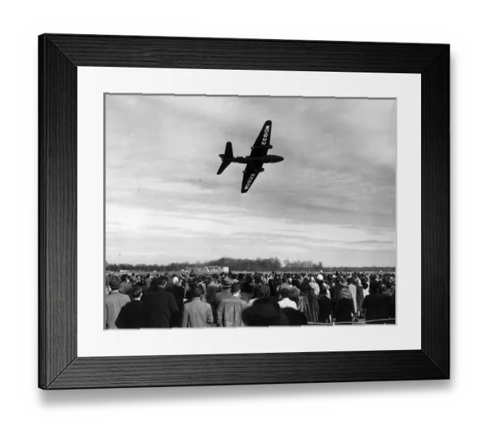 Framed Print : English Electric Canberra B2 WD932 Framed Print : English Electric Canberra B2 WD932