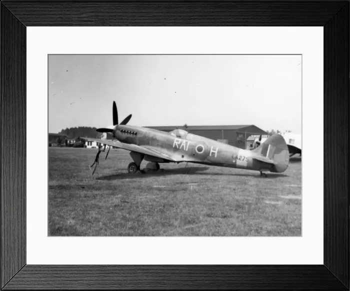 Framed Print : Supermarine Spitfire F21 LA275 Framed Print : Supermarine Spitfire F21 LA275