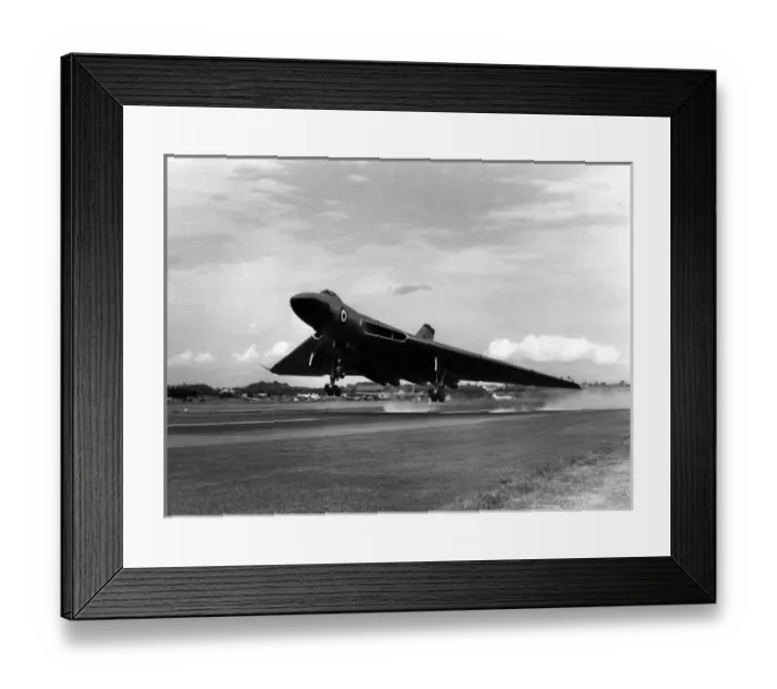 Framed Print : Avro Vulcan landing at the 1955 SBAC show at Farnborough Framed Print : Avro Vulcan landing at the 1955 SBAC show at Farnborough