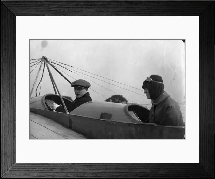 Framed Print : Gustav W Hamel and Miss Trehawke Davies Framed Print : Gustav W Hamel and Miss Trehawke Davies