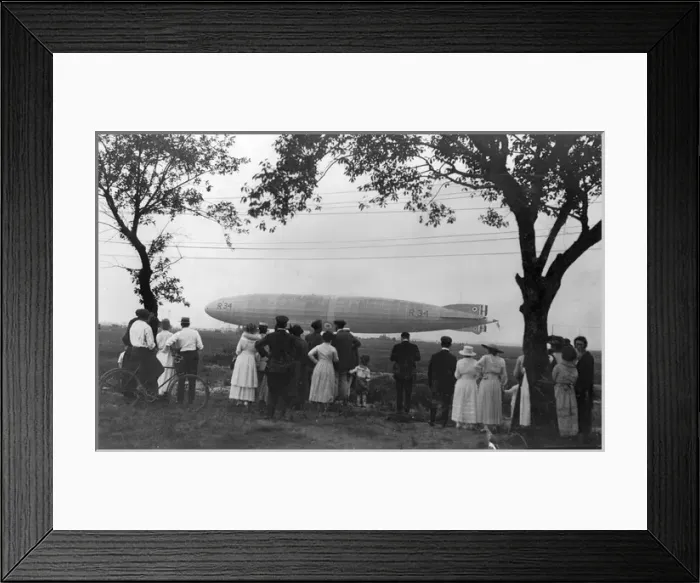 Framed Print : R34 airship and onlookers Framed Print : R34 airship and onlookers