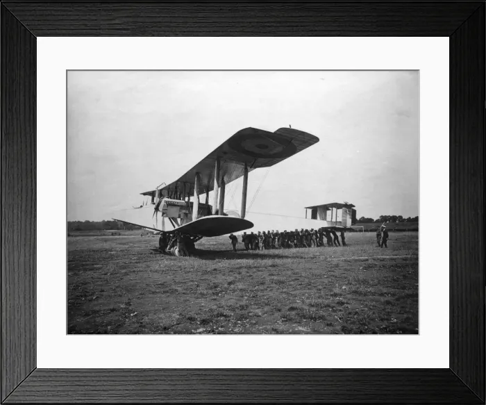 Framed Print : Handley Page O / 100 being manhandled on the ground Framed Print : Handley Page O / 100 being manhandled on the ground