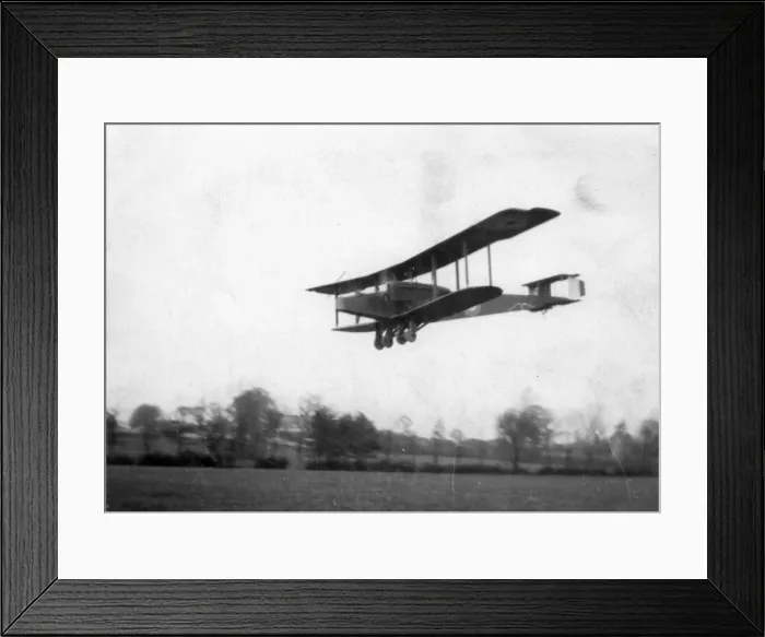 Framed Print : Handley Page O / 100 in flight Framed Print : Handley Page O / 100 in flight