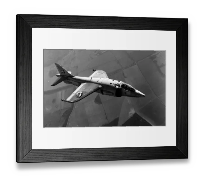 Framed Print : The first Hawker Siddeley Kestrel FGA1 XS688 Framed Print : The first Hawker Siddeley Kestrel FGA1 XS688