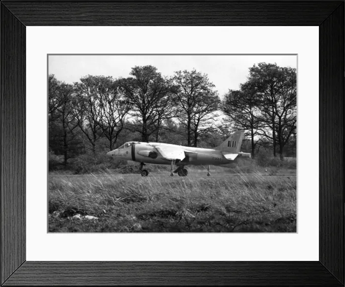 Framed Print : The first Hawker Siddeley Kestrel FGA1 XS688 Framed Print : The first Hawker Siddeley Kestrel FGA1 XS688