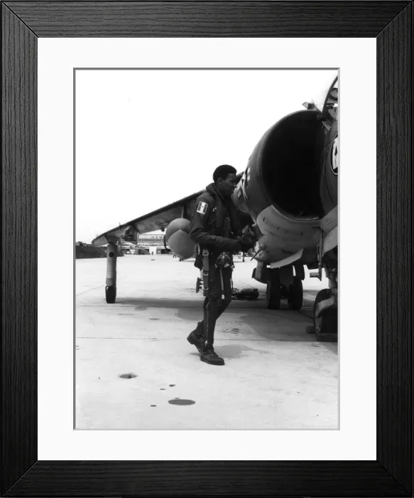Framed Print : Hawker Siddeley Harrier AV-8A and its pilot Framed Print : Hawker Siddeley Harrier AV-8A and its pilot