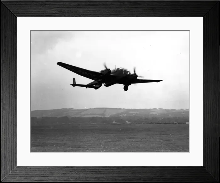 Framed Print : Handley Page HP52 Hereford L6003 taking off from Sydenham Framed Print : Handley Page HP52 Hereford L6003 taking off from Sydenham