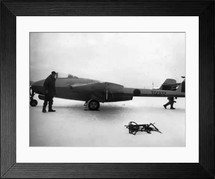 Framed Print : de Havilland Vampire F1 TG372 Framed Print : de Havilland Vampire F1 TG372