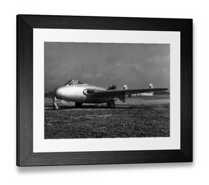 Framed Print : de Havilland Vampire F3 VF335 Framed Print : de Havilland Vampire F3 VF335