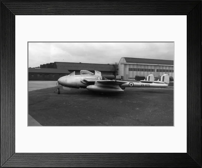 Framed Print : de Havilland Vampire FB5 VV675 at Hatfield Framed Print : de Havilland Vampire FB5 VV675 at Hatfield