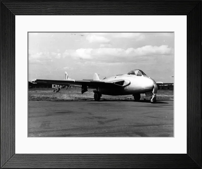 Framed Print : First prototype de Havilland Venom VV612 after the fitting Framed Print : First prototype de Havilland Venom VV612 after the fitting