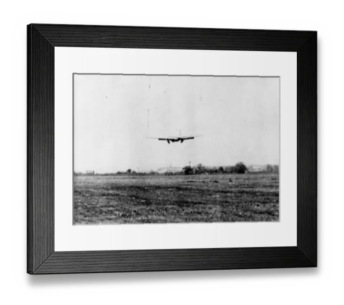 Framed Print : The maiden flight of the first English Electric Canberra VN7 Framed Print : The maiden flight of the first English Electric Canberra VN7
