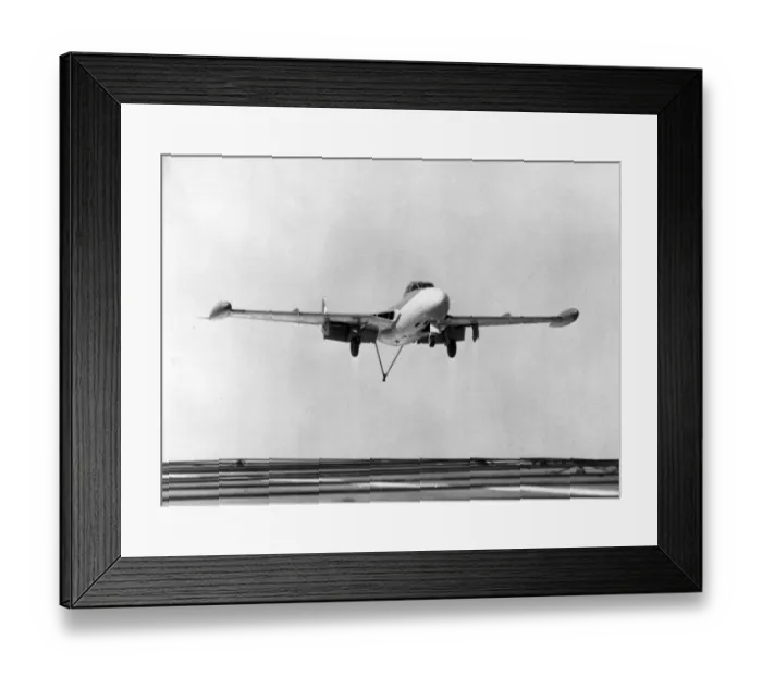 Framed Print : de Havilland Sea Venom NF20 landing on a carrier Framed Print : de Havilland Sea Venom NF20 landing on a carrier