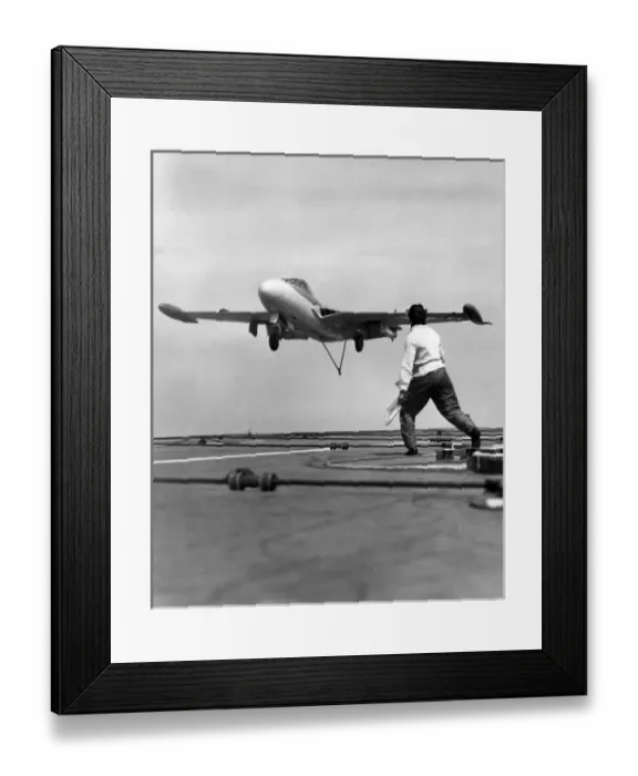 Framed Print : First prototype de Havilland Sea Venom NF20 WK376 Framed Print : First prototype de Havilland Sea Venom NF20 WK376