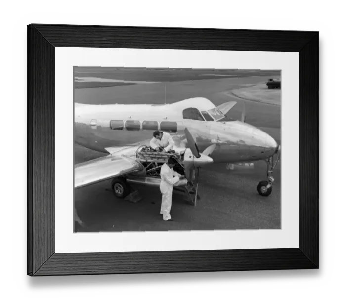 Framed Print : de Havilland DH104 Dove 8 Framed Print : de Havilland DH104 Dove 8
