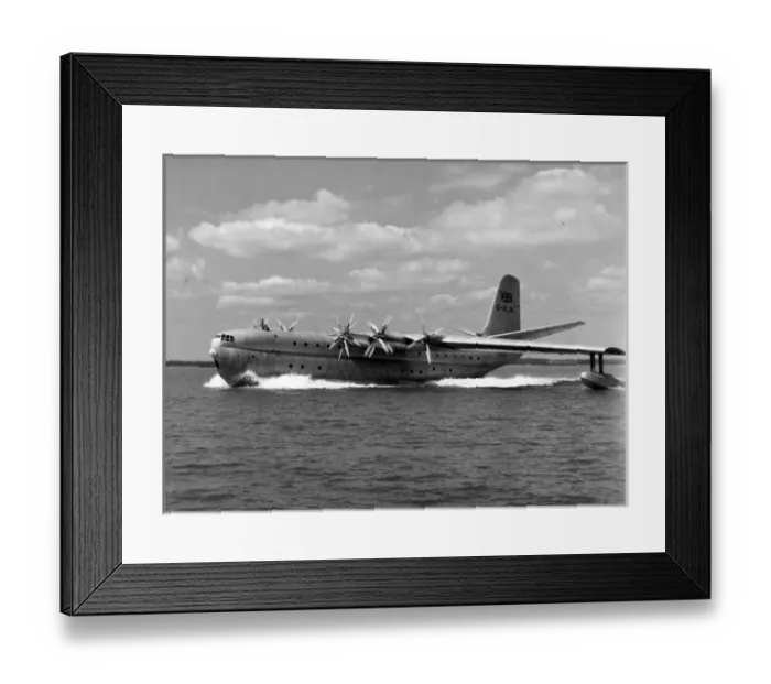 Framed Print : Saunders-Roe SR45 Princess G-ALUN off Cowes Framed Print : Saunders-Roe SR45 Princess G-ALUN off Cowes