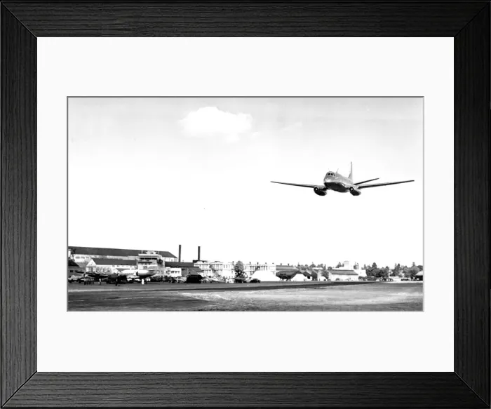 Framed Print : Vickers Viscount 663 VX217 Framed Print : Vickers Viscount 663 VX217