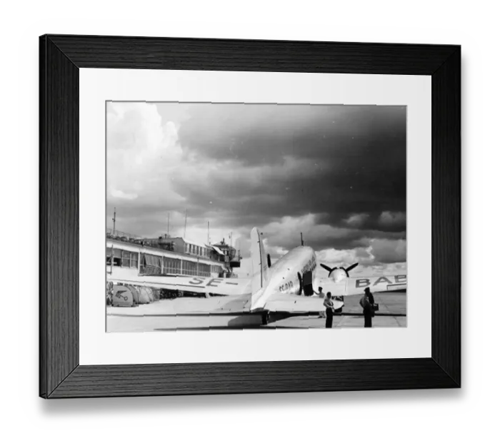 Framed Print : Douglas DC-3 SE-BAB H Framed Print : Douglas DC-3 SE-BAB H