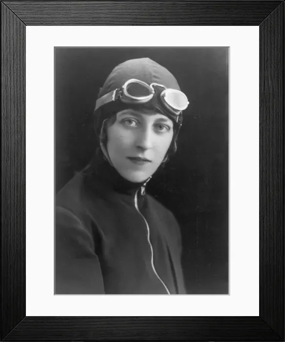 Framed Print : Amy Johnson (1903-1941) Framed Print : Amy Johnson (1903-1941)