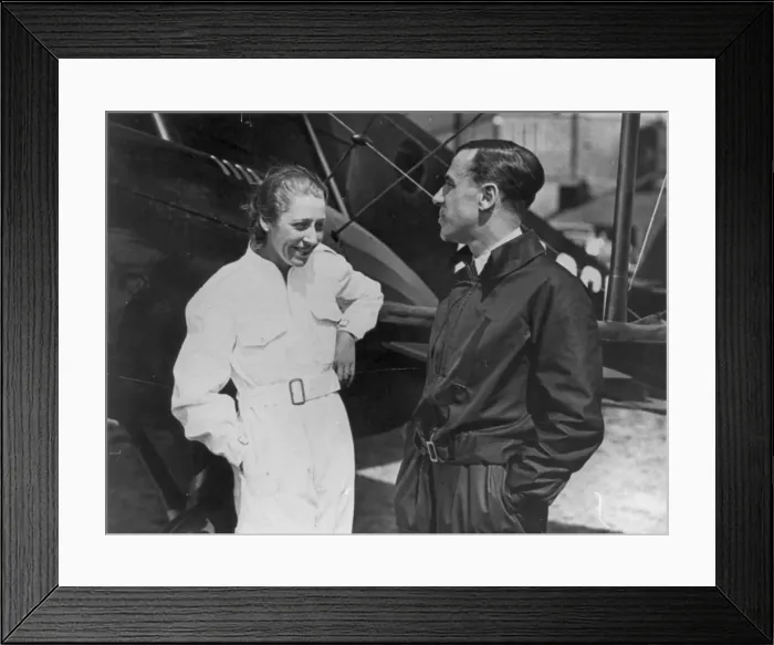 Framed Print : Amy with her husband Jim Mollison Framed Print : Amy with her husband Jim Mollison