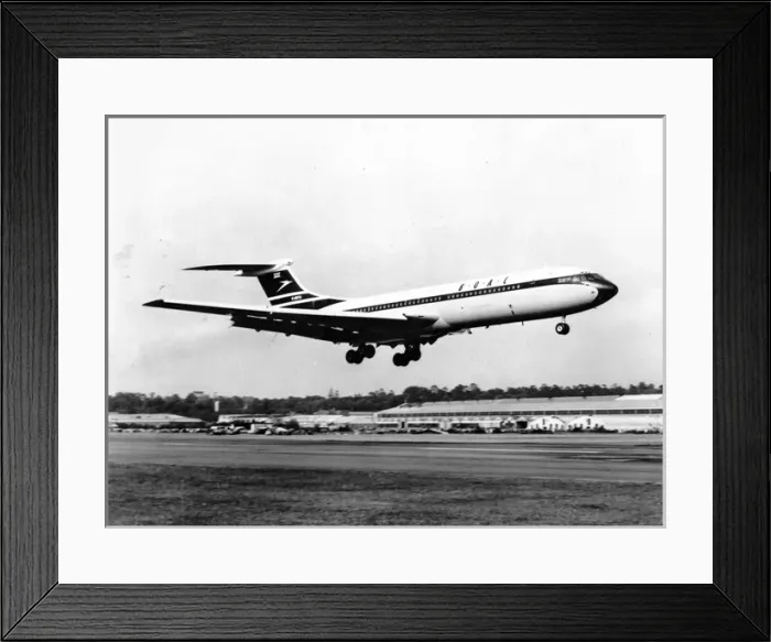 Framed Print : The first Vickers VC10 G-ARTA makes its maiden flight Framed Print : The first Vickers VC10 G-ARTA makes its maiden flight