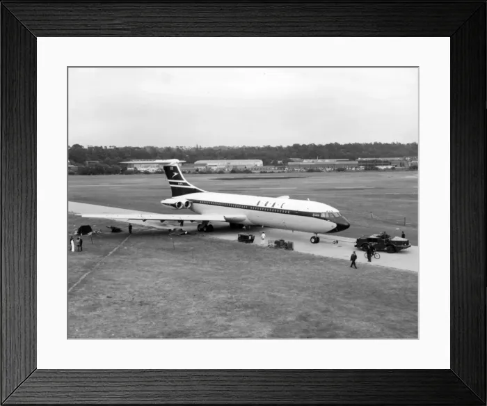 Framed Print : The first Vickers VC10 G-ARTA Framed Print : The first Vickers VC10 G-ARTA