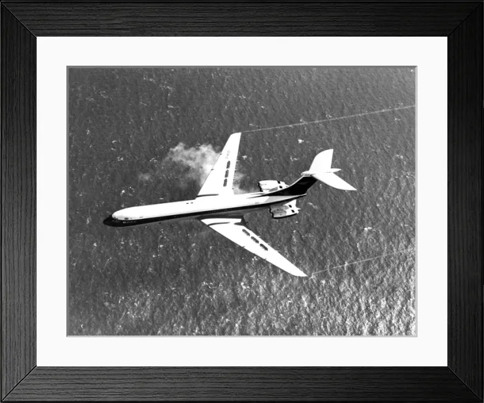 Framed Print : Vickers Super VC10 G-ASGI in BOAC markings Framed Print : Vickers Super VC10 G-ASGI in BOAC markings