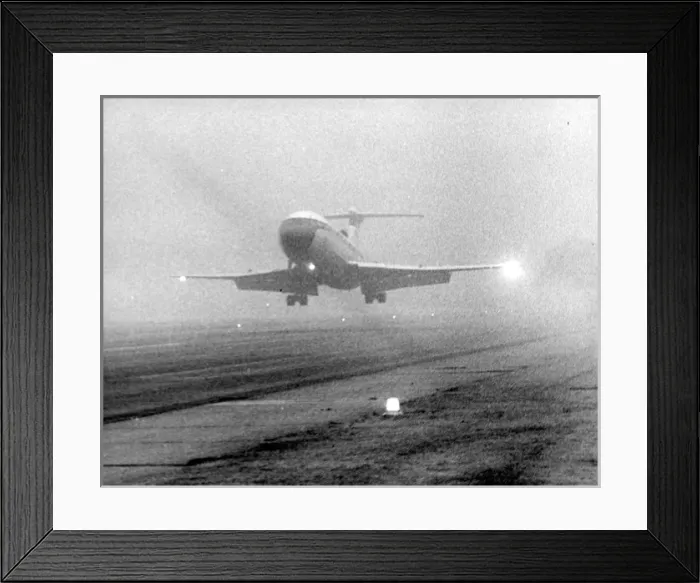 Framed Print : A Hawker Siddeley Trident lands automatically Framed Print : A Hawker Siddeley Trident lands automatically