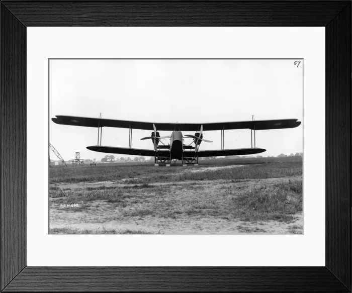 Framed Print : Handley Page O / 400 from the front Framed Print : Handley Page O / 400 from the front
