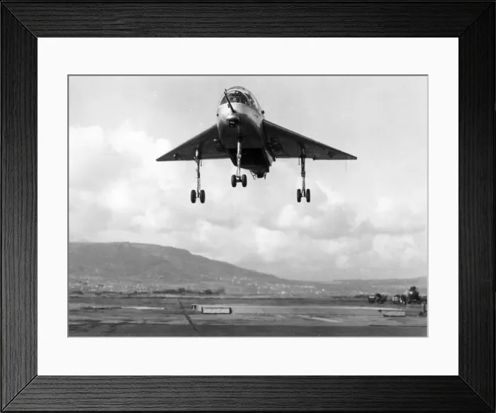 Framed Print : Short SC1 in the hover at Belfast Framed Print : Short SC1 in the hover at Belfast