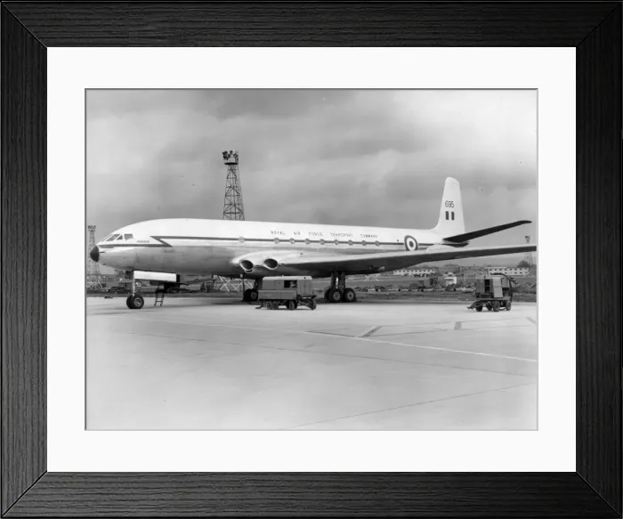Framed Print : de Havilland DH106 Comet C2 XK695 Perseus Framed Print : de Havilland DH106 Comet C2 XK695 Perseus